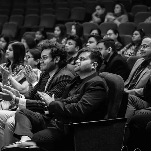 distributors carousel img